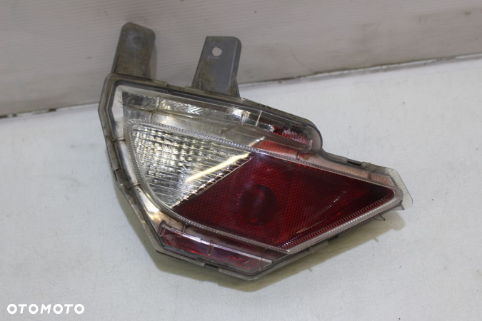 LAMPA PRAWA PRZECIWMGIELNA TYŁ TOYOTA RAV4 IV - 7