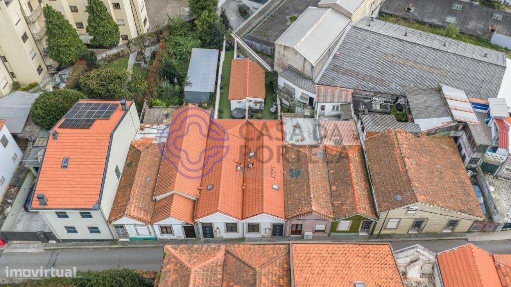 Moradia T2+1 Mezzanine c/ logradouro e anexo - Mafamude, Vila Nova de - Grande imagem: 4/33