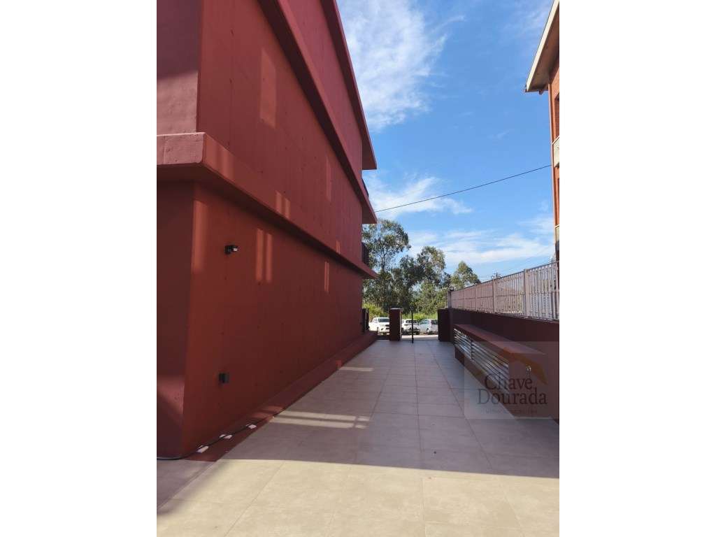 Apartamento T2 de luxo a estrear no Alto de São João-19