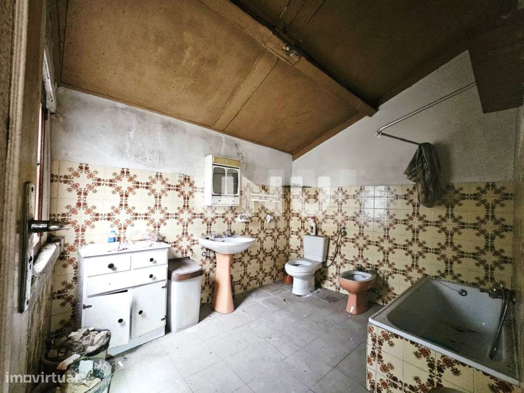 Moradia T5 - Pleno Centro Histórico de Viseu-5