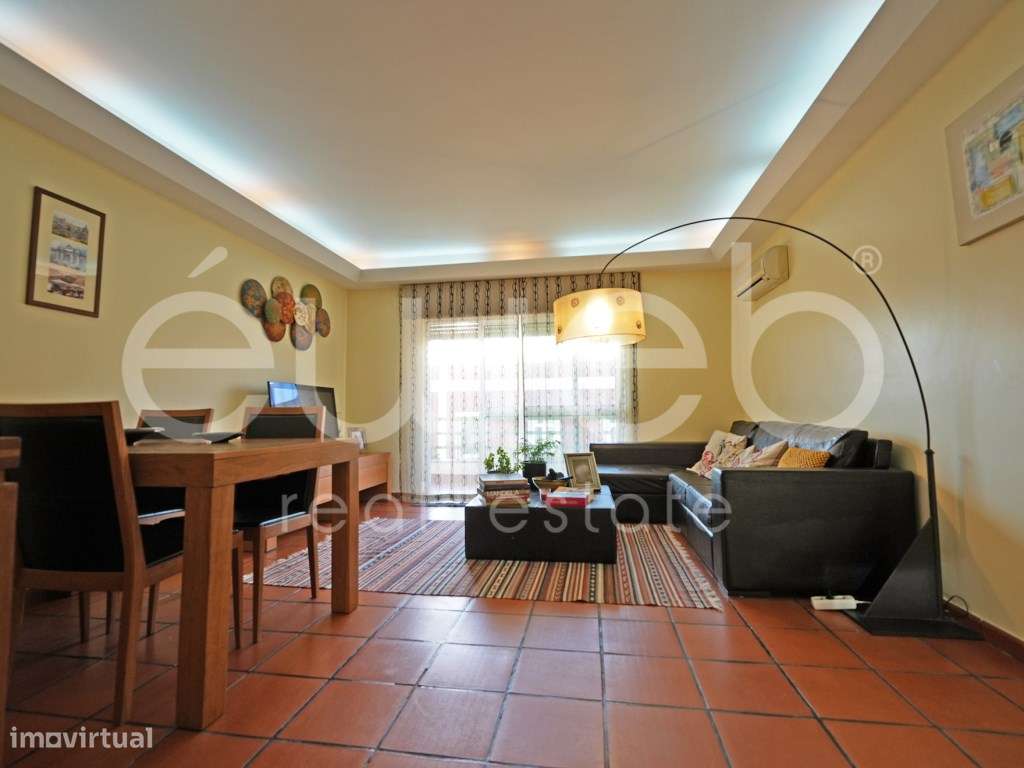 Apartamento T3 com varanda, Luísa Todi-2