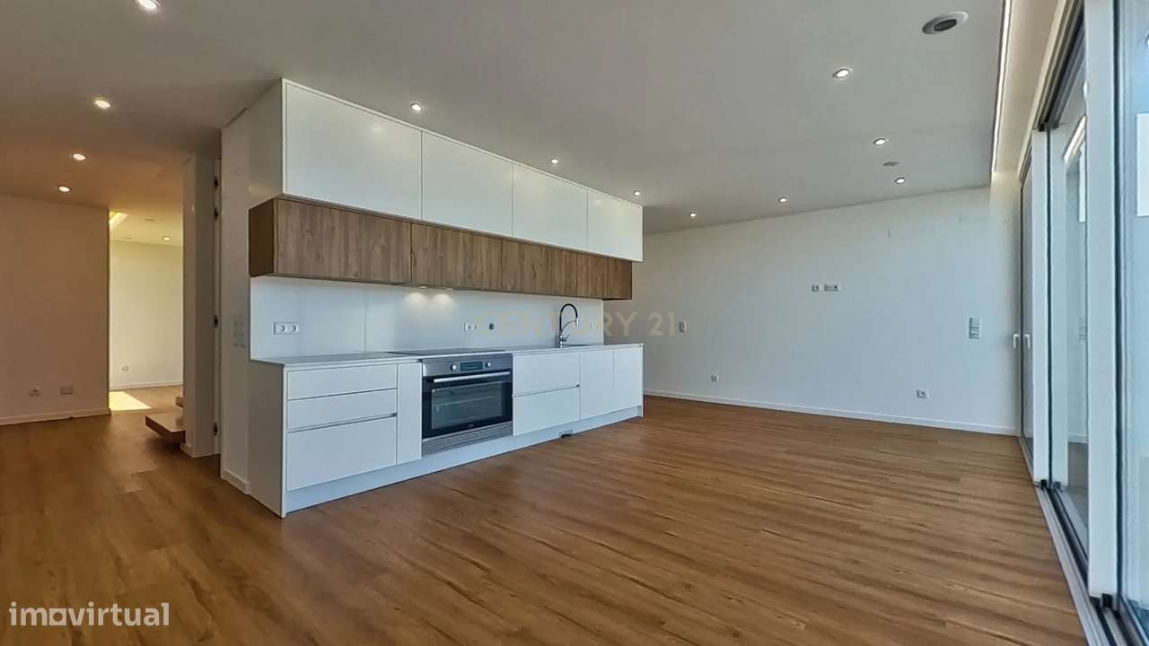 Moradia T5 Nova - Póvoa de Penafirme - Grande imagem: 2/50