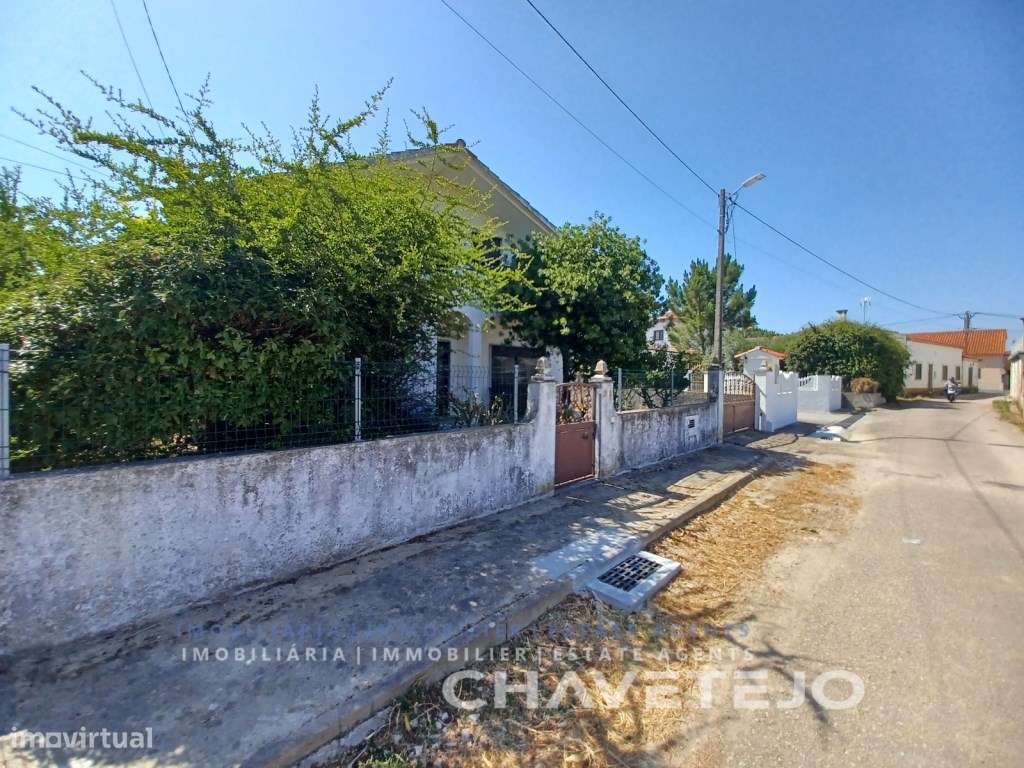 Moradia T3 com terreno vedado, situado em aldeia tranquila a 10 kms... - Grande imagem: 4/40