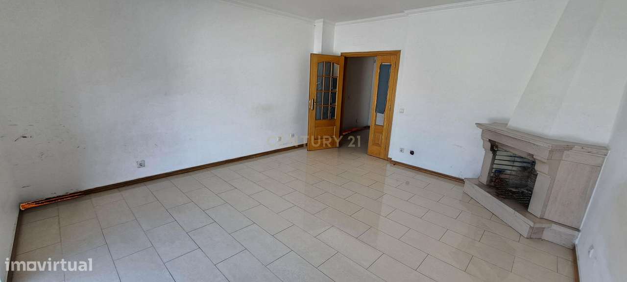 Apartamento T3 com 110m2 , com arrecadação e lugar de estacionamento n - Grande imagem: 3/16