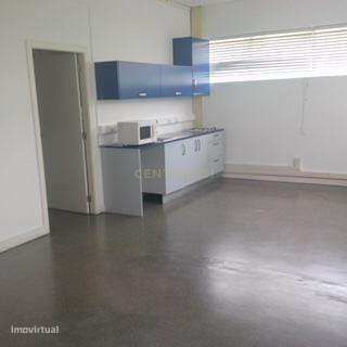 Escritório Usado de 991m²  Amadora, Lisboa - Grande imagem: 5/11