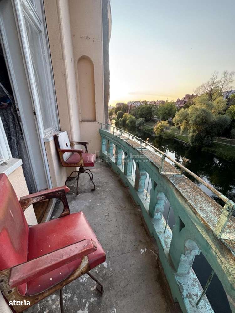 Apartament 129 mp cu vedere spre Crisul Repede si demisol independent-12