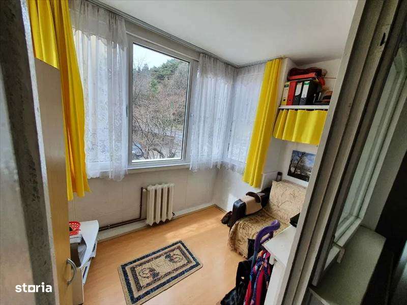 Apartament 2 decomandat ,etajul 1, intrare  Racadau-3