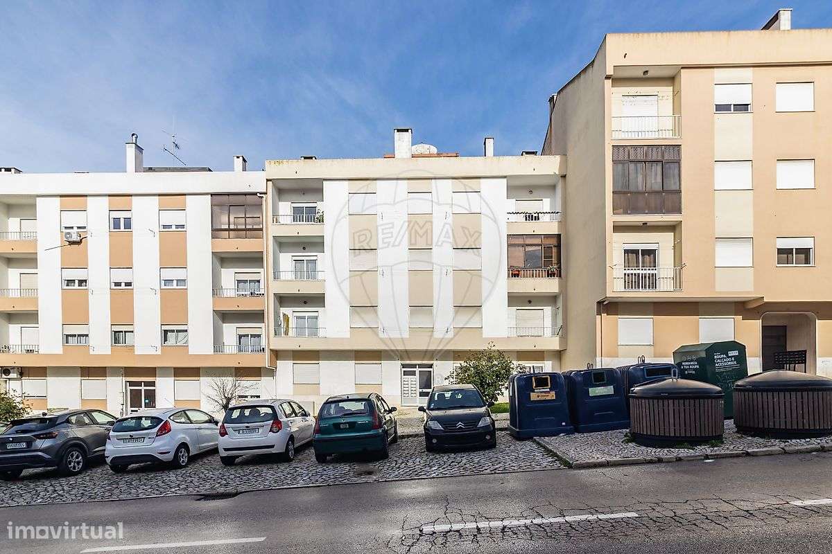 T2 Semi-Remodelado na Torre da Marinha-34