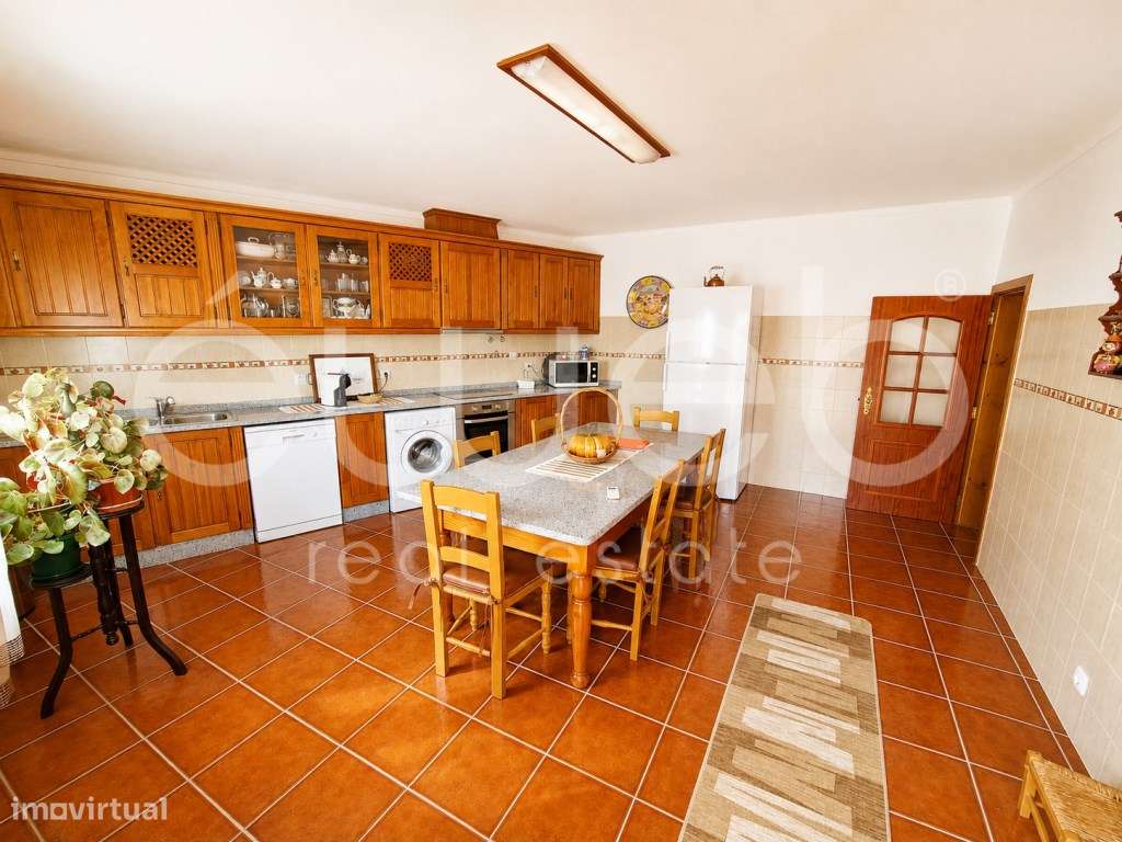 Moradia T4 de Arquitetura Alentejana com Piscina, Motrinos, Regueng...-34