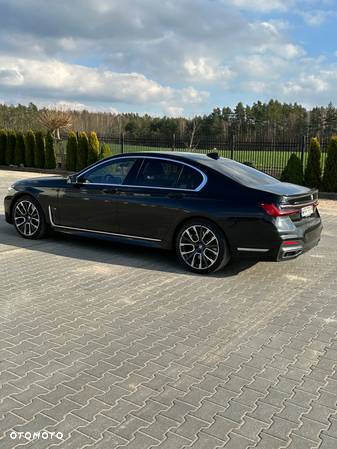 BMW Seria 7 730d xDrive mHEV - 3