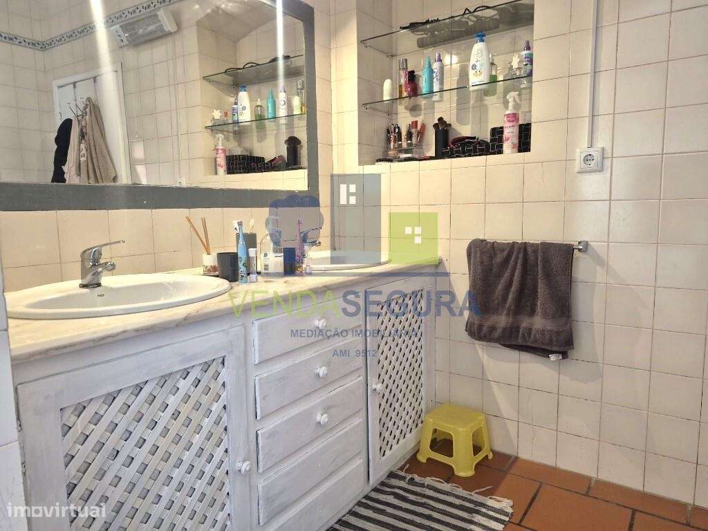 Apartamento T2 com terraço | Porta Nova | MOURA-8