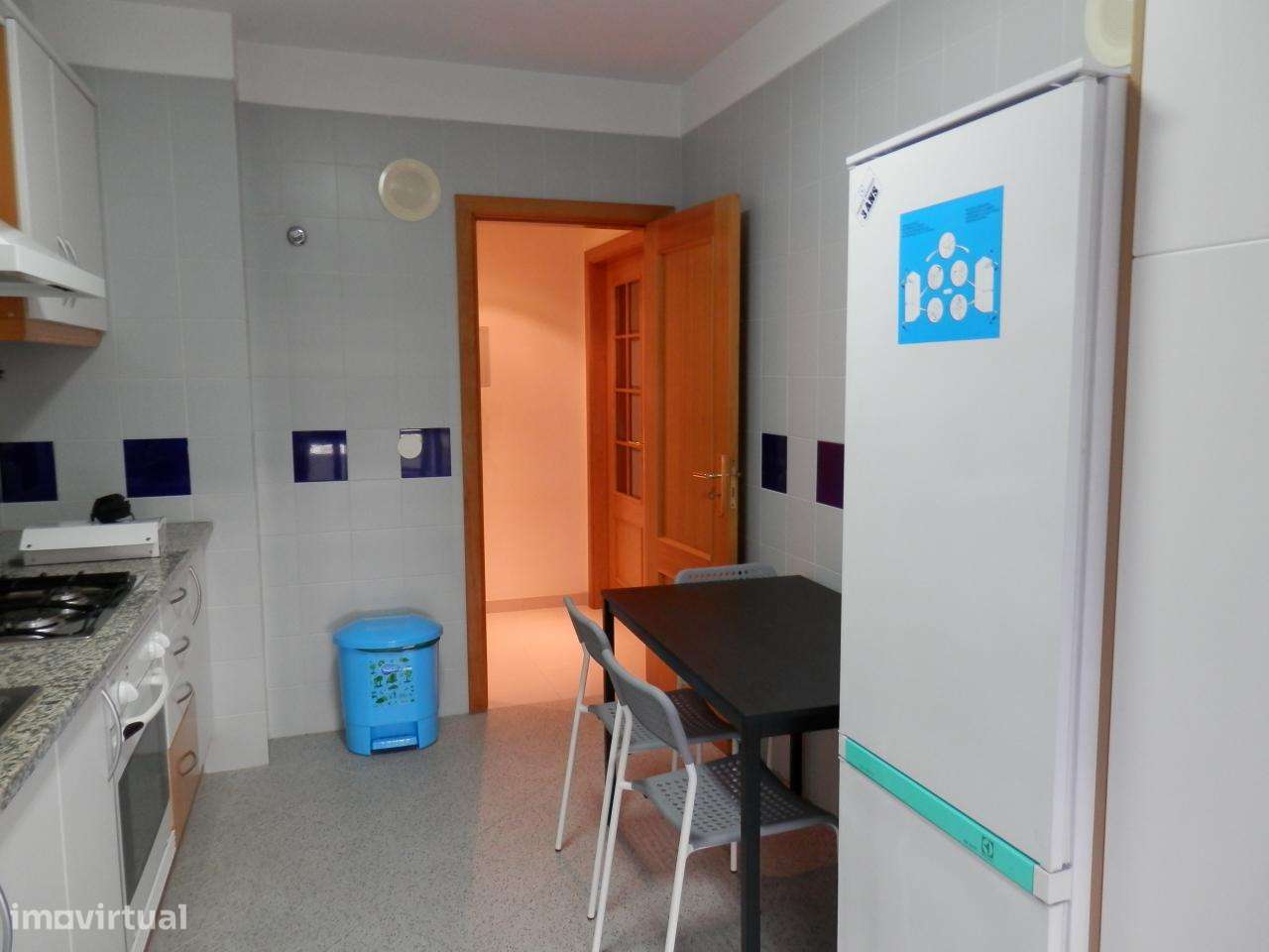 Quarto S.Carlos / Mem-Martins - Grande imagem: 3/7