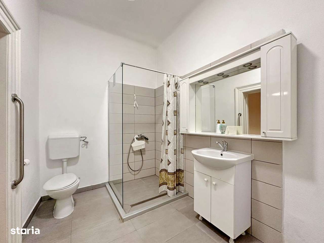 Apartament cu 3 camere in Centrul Istoric al Brasovului - Imagine principală: 4/13