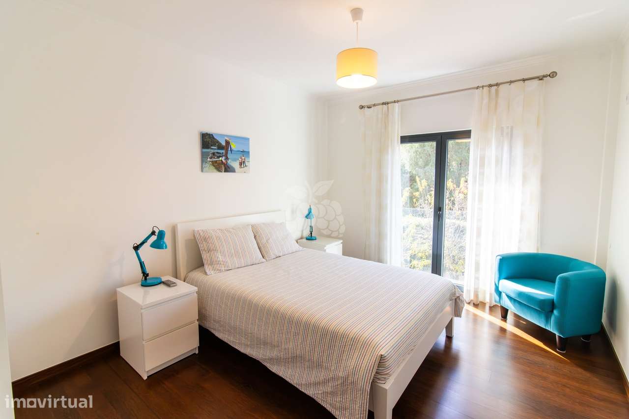 Apartamento T4 Duplex Costa da Guia-16