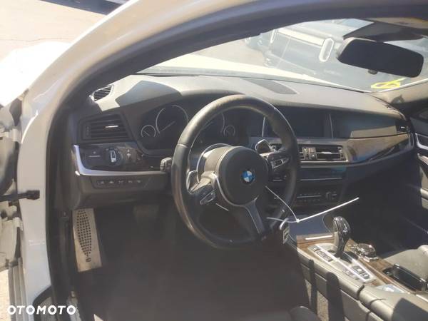 BMW Seria 5 550i Sport-Aut - 2