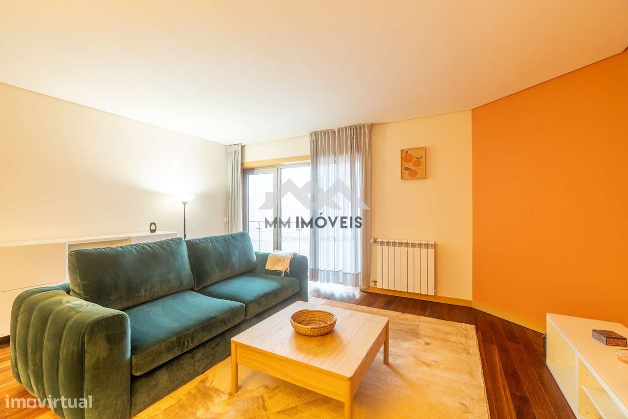 T2 Mobilado e Equipado|Varanda|Garagem|Lordelo do Ouro Massarelos |Por - Grande imagem: 3/29