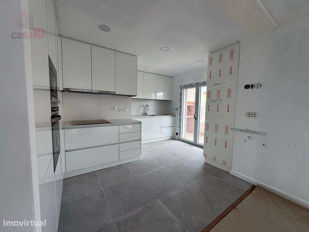 T4 duplex, com excelente terraço, para arrendar no Montijo - Grande imagem: 5/12