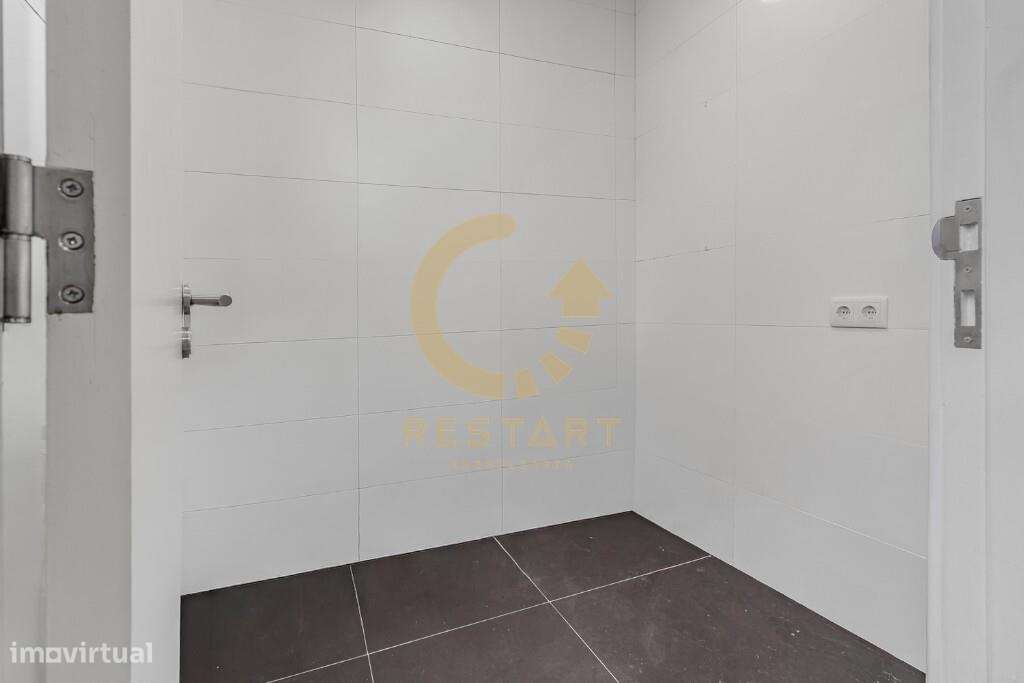 T2  Renovado para venda no Centro do Porto-18