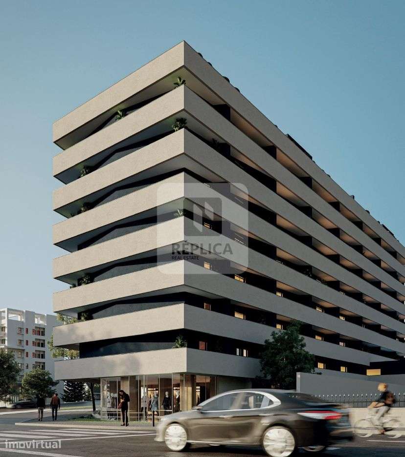 Apartamento T2 com varanda em Fernão Magalhães-1