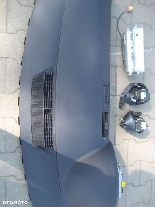 audi a4 b6 małysz 01-04r deska rozdzielcza konsola airbag pasy bezpieczeństwa kolor niebieski - 15