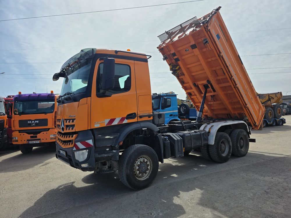 Mercedes-Benz Arocs 2016