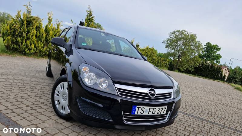 Opel Astra 1.6 Caravan Edition - 1