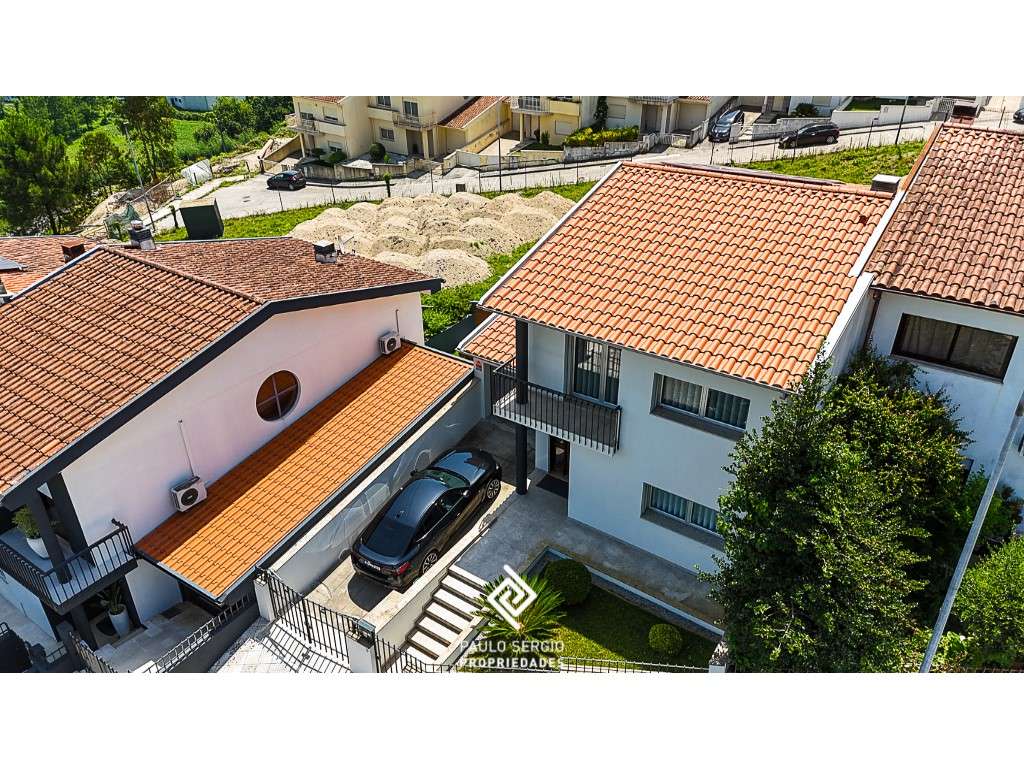 Luxuosa Moradia T3 em banda em Fermentões - Guimarães - Grande imagem: 2/34