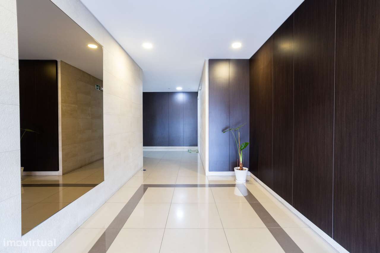 Apartamento T3 com 163 m², Box e Arrecadação-24