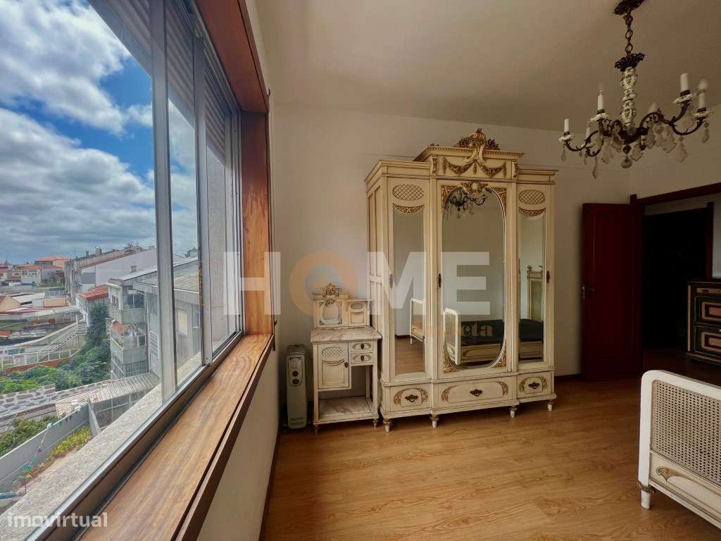 Apartamento T3+1, com varanda à Av. Fernão de Magalhães- Bonfim- Porto-53