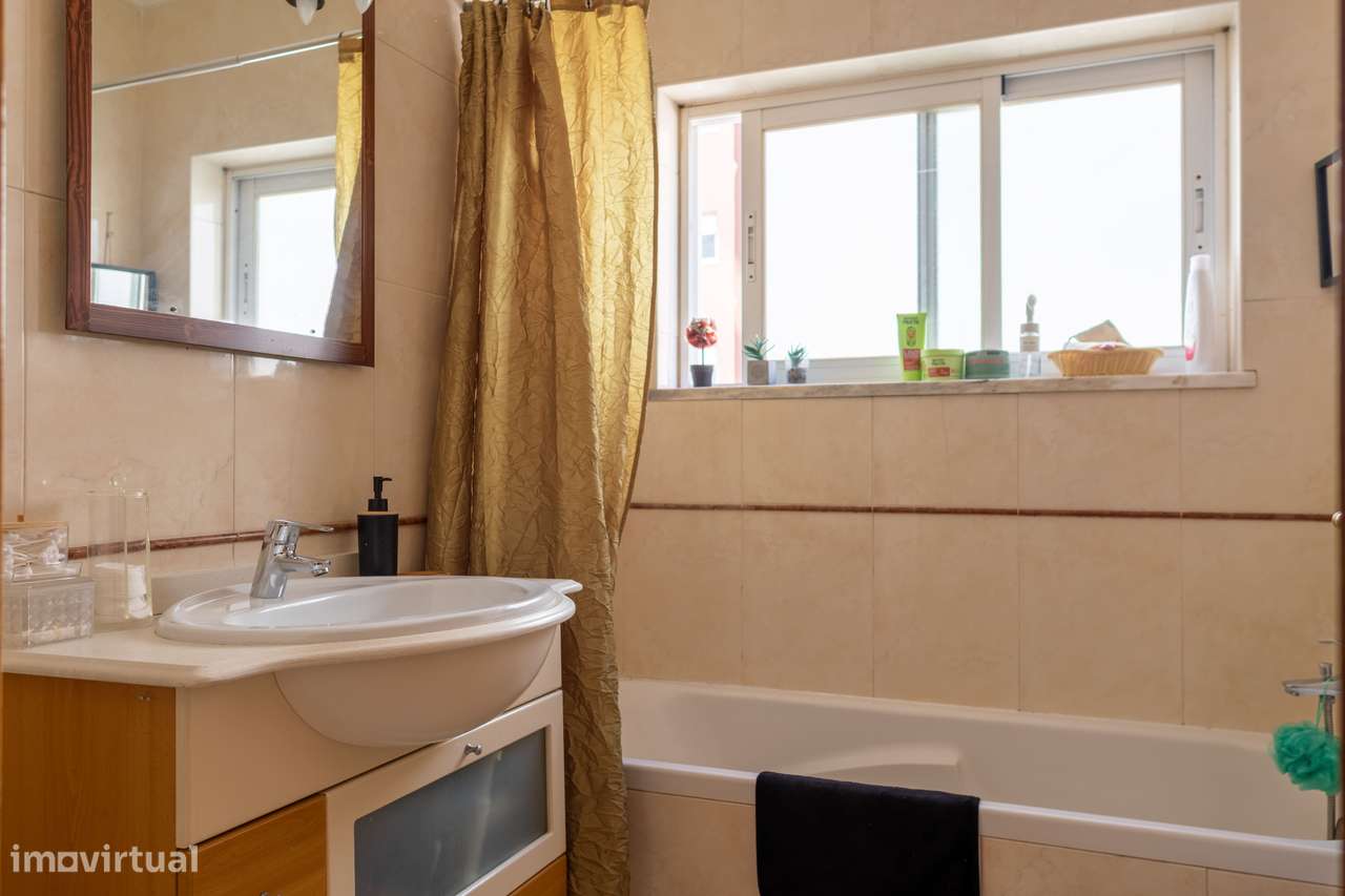 Apartamento T2 na Urbanização da Raminha em Portimão!-28