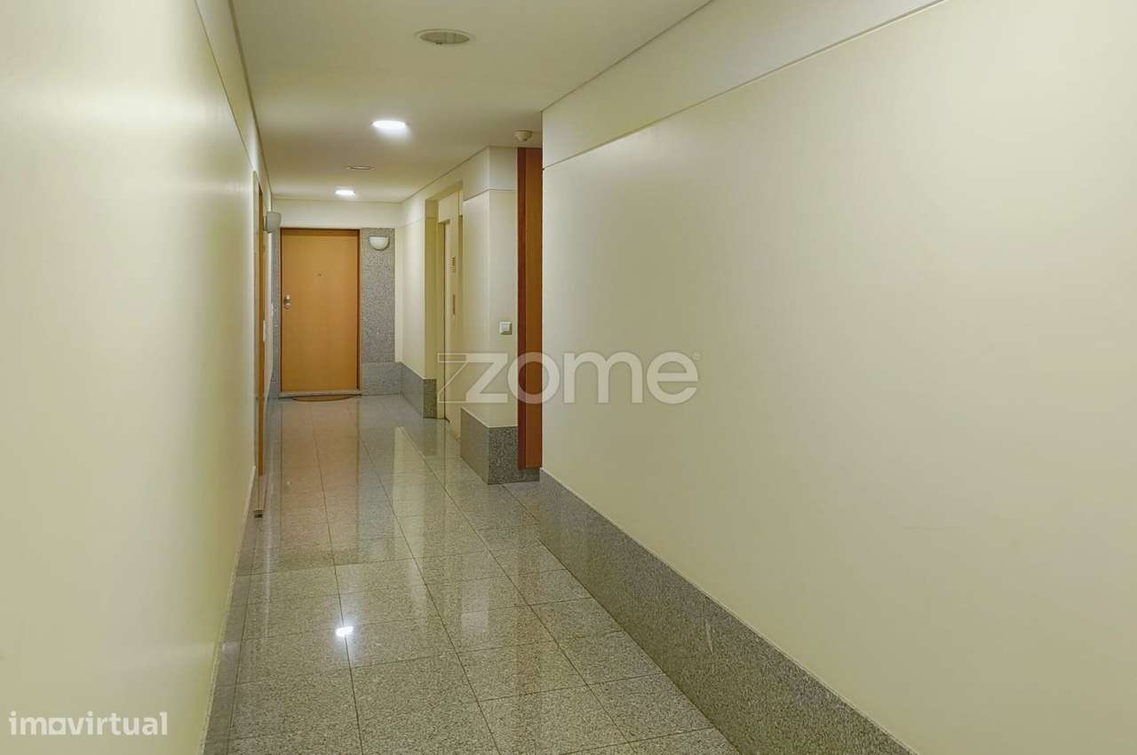 Apartamento T4 c/ garagem | Vila Nova de Gaia | Rua Antero Quental - Grande imagem: 4/15