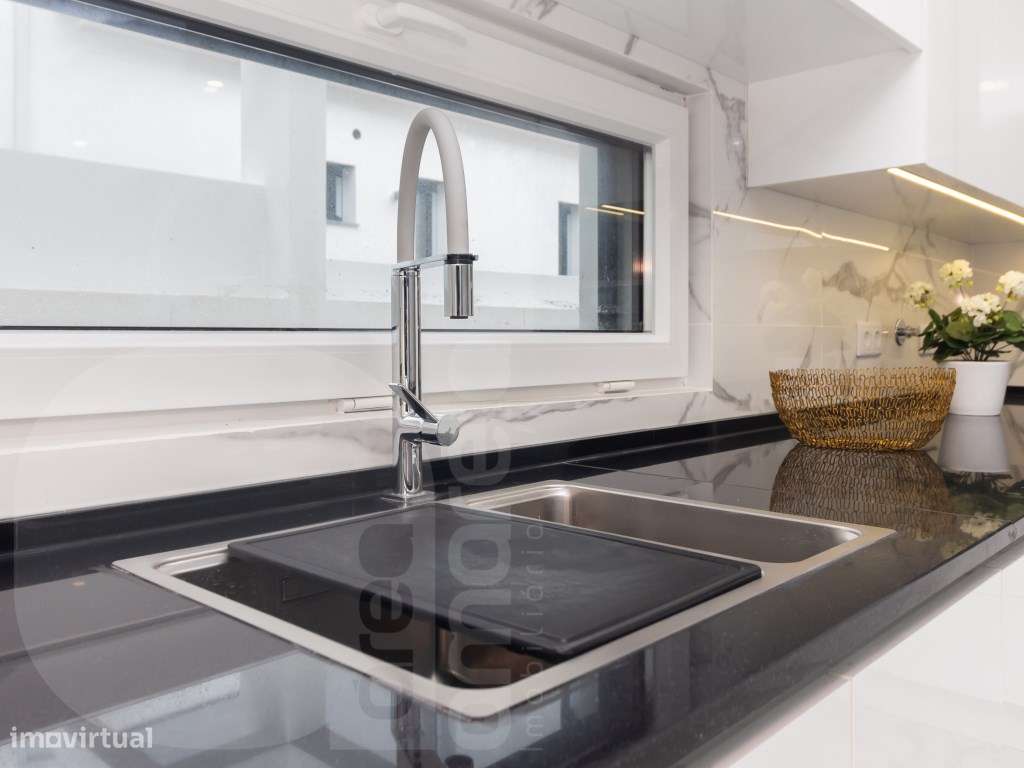 Moradia Nova T4 | Excelentes áreas, Garagem e Churrasqueira | Amora... - Grande imagem: 5/30