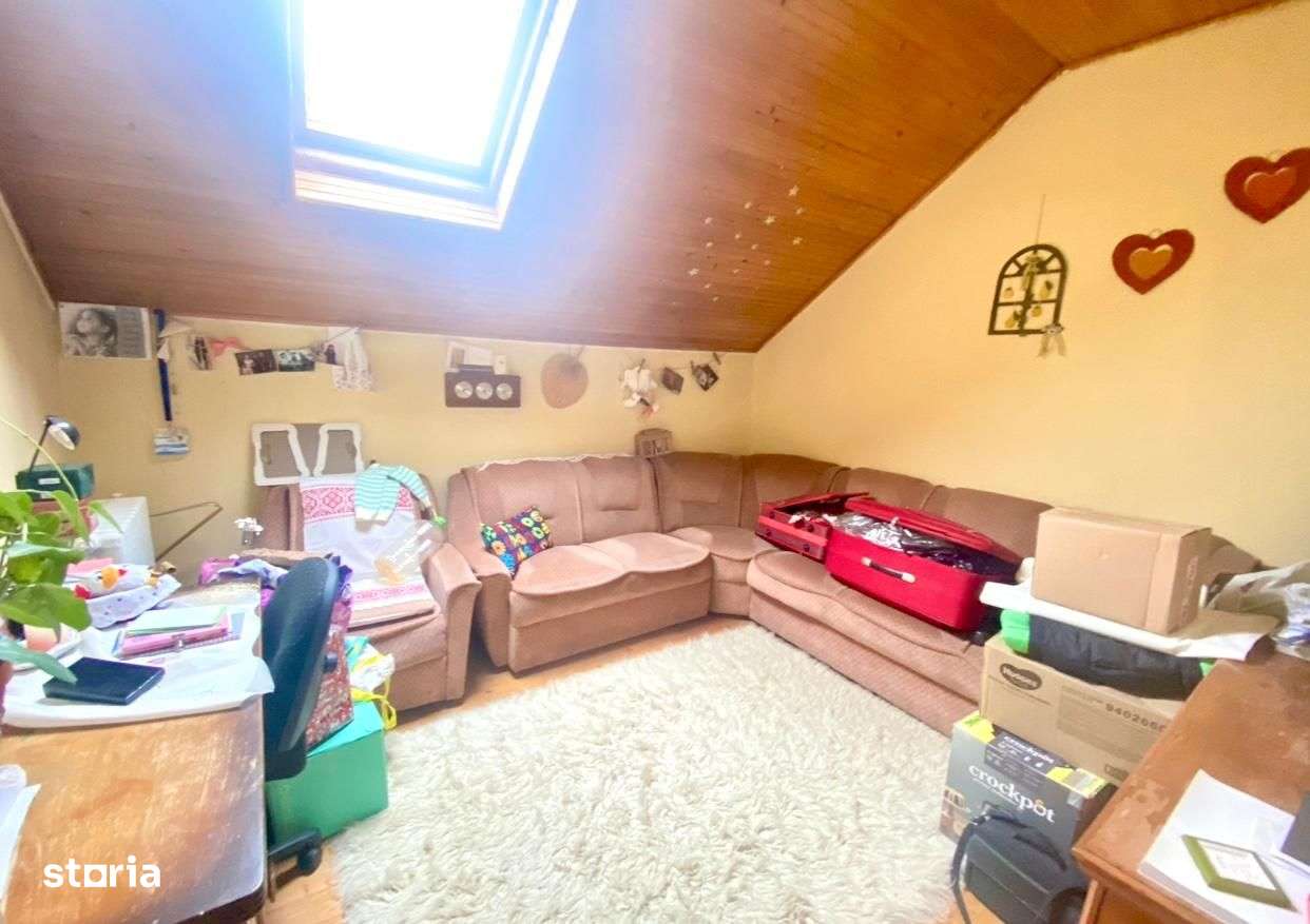 Casă de vânzare – 7 dormitoare, 2 băi – Oradea, zona Velenta - Imagine principală: 3/11