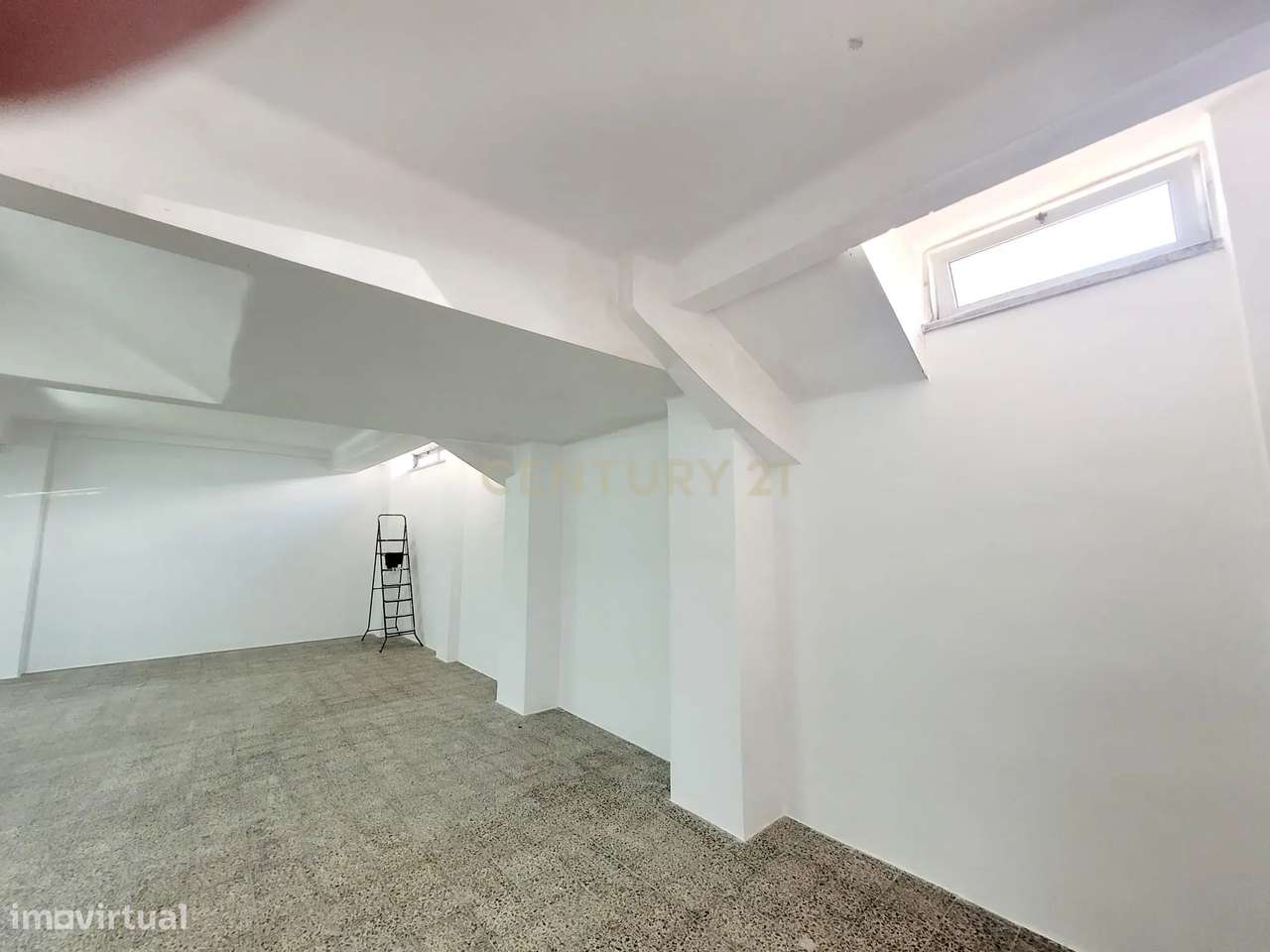 Oportunidade Única: Armazém Versátil no Coração de Almada para o Seu N - Grande imagem: 5/8