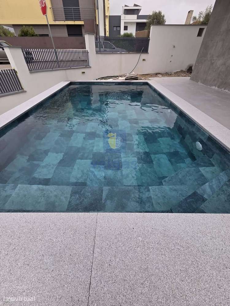 Moradia T4 C/ Piscina -  Bairro Primavera-56