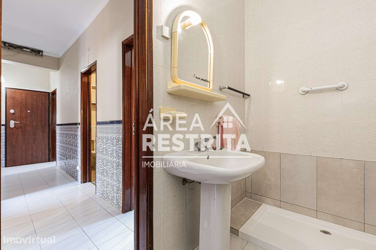 Apartamento T3 Alto do Seixalinho,  Barreiro-13