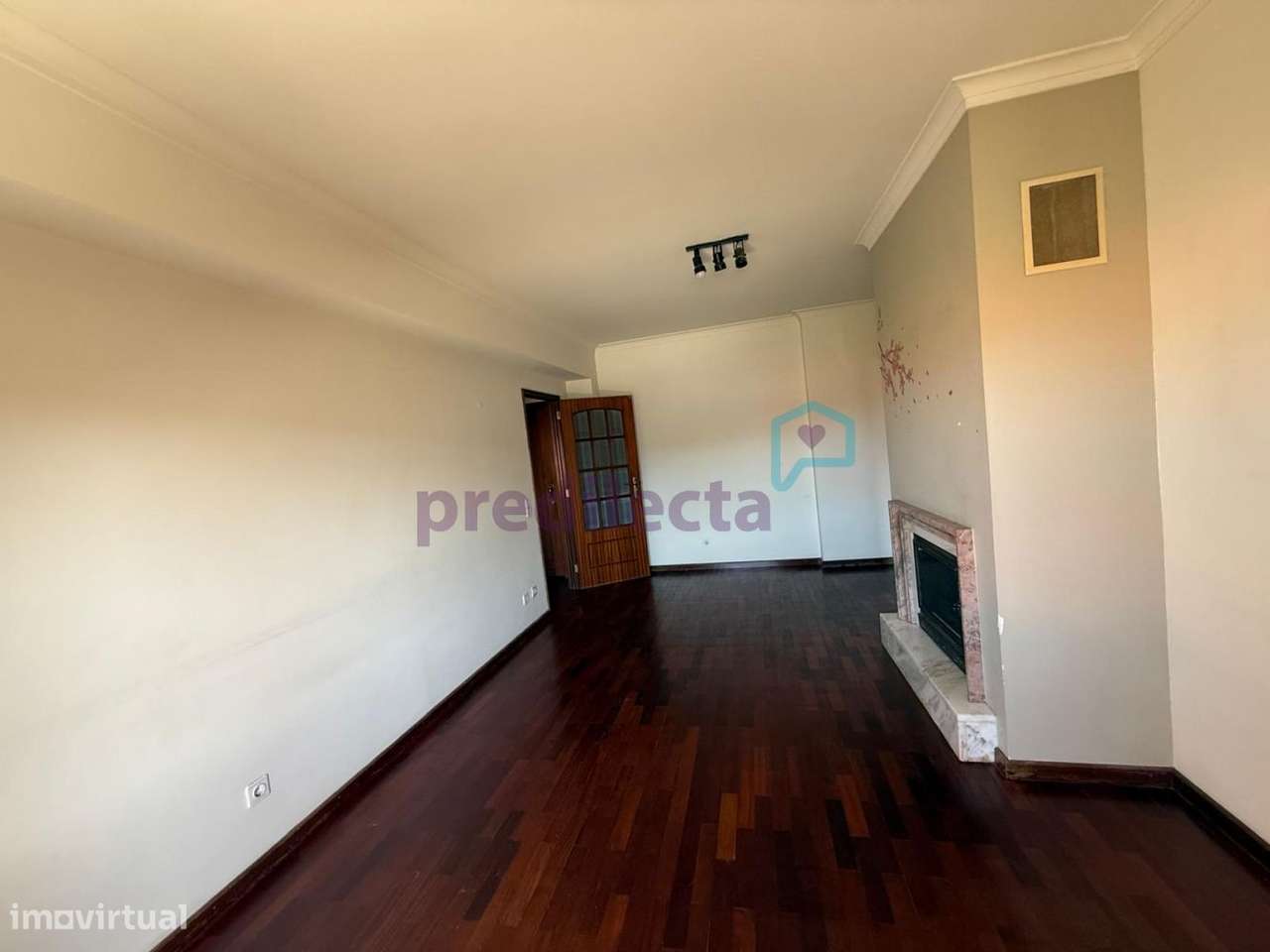 REF3813 - Rentabilidade garantida: T1 c/ box - À Areosa-10