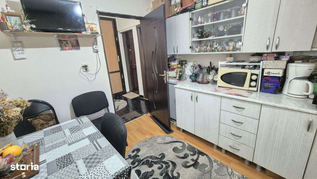 Vanzare apartament 2 camere decomandat - 52 mp - strada 23 August - Imagine principală: 4/10