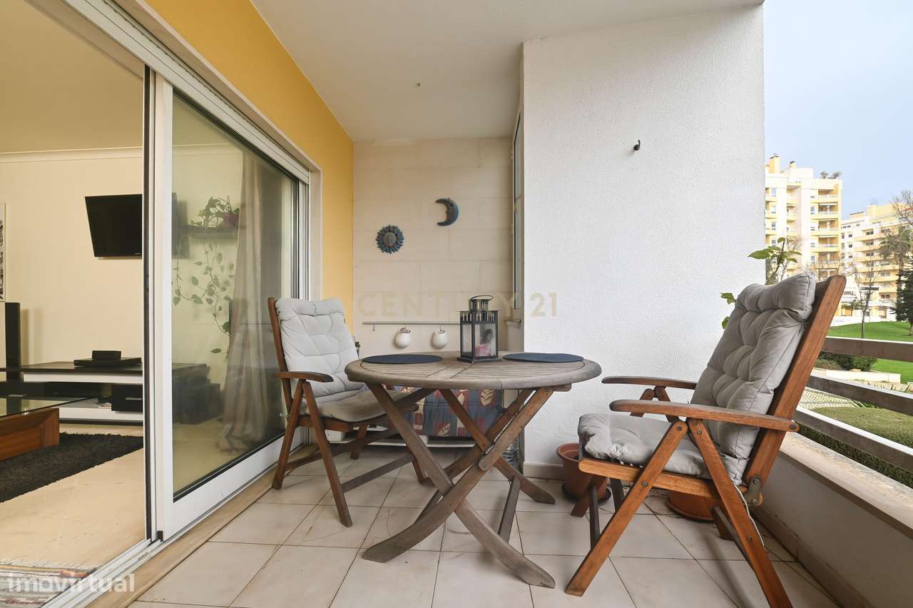 Apartamento 3 quartos, 3 WC, no centro dos Jardins da Parede, com vist-5