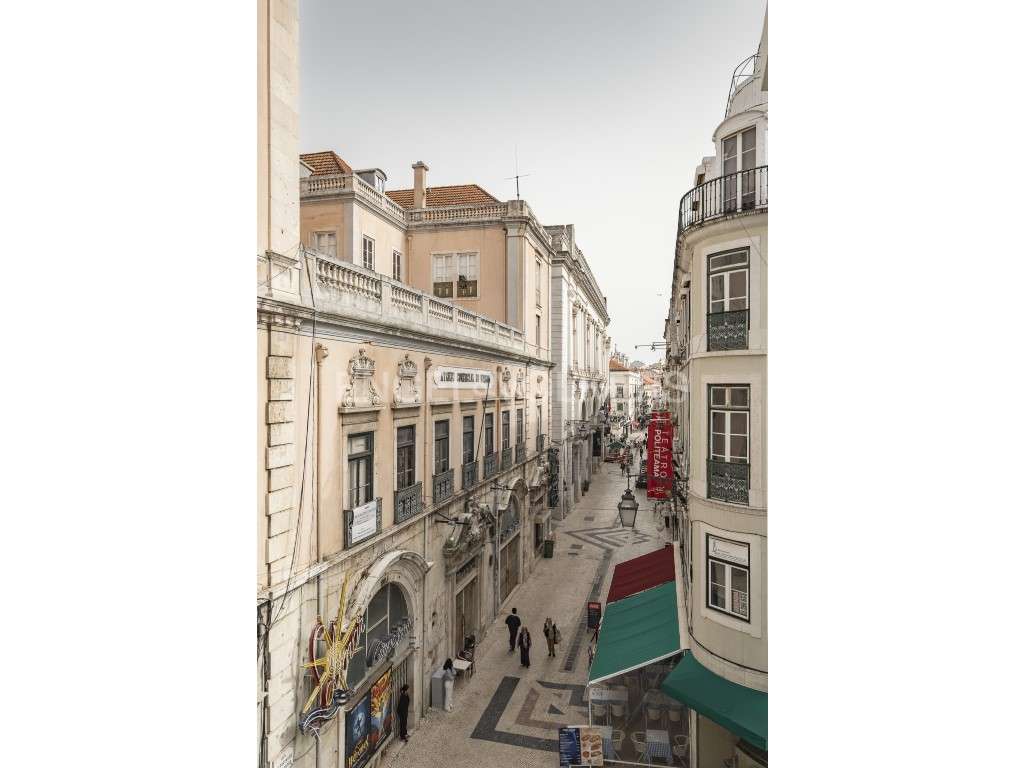 Elegante e luxuoso apartamento T2, junto à Av. da Liberdade-10