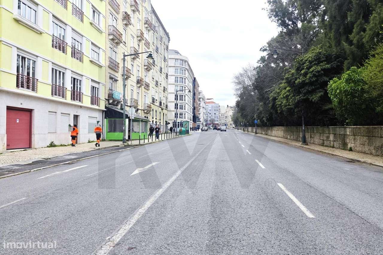 Loja na Rua Marquês Sá da Bandeira Área bruta: 43 m2 - Grande imagem: 4/10