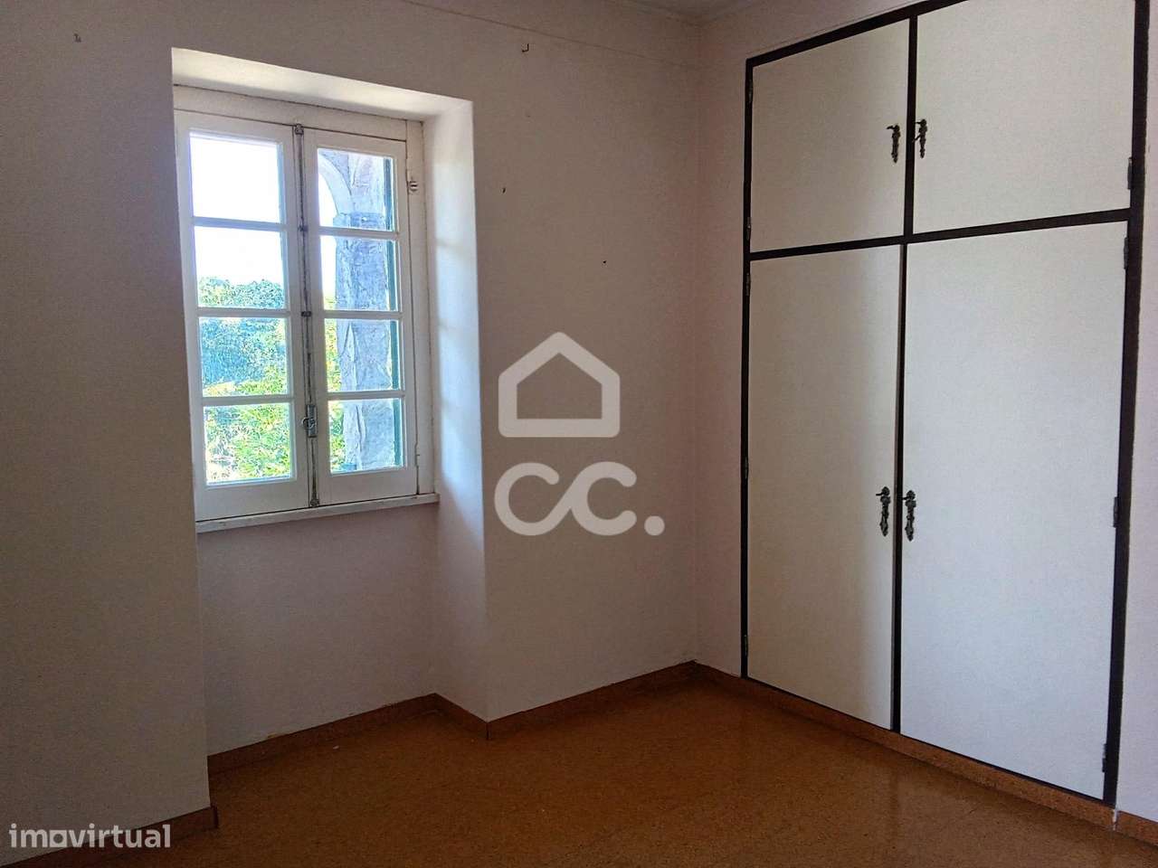 Moradia T5 em Vermelha – Cadaval, com Garagem, Adega e Terreno.-28