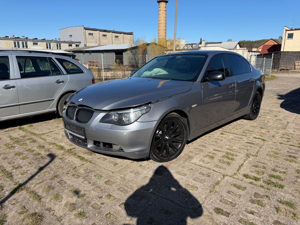 BMW 5 Series E60/E61 525i 2004