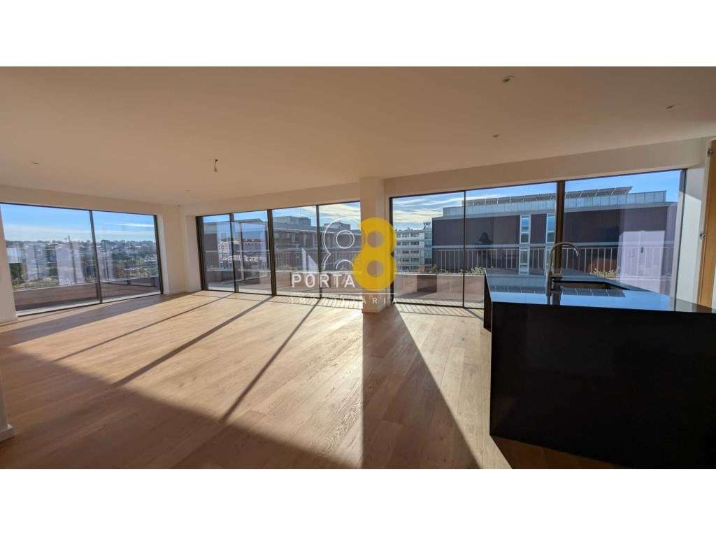 Apartamento T4 recuado com terraço em Matosinhos Sul-9