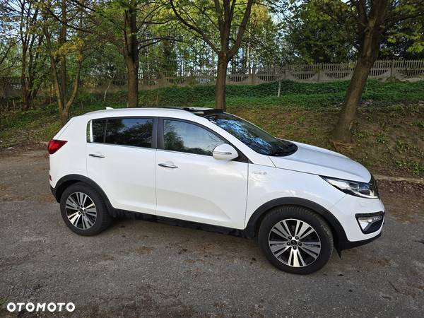 Kia Sportage 2.0 CRDI 4WD Fifa World Cup Edition - 4