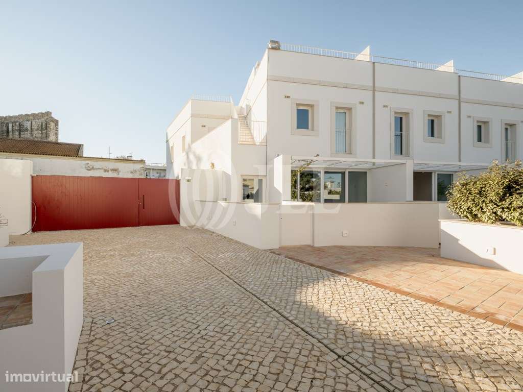 Moradia T3 com piscina em Tavira Algarve-24