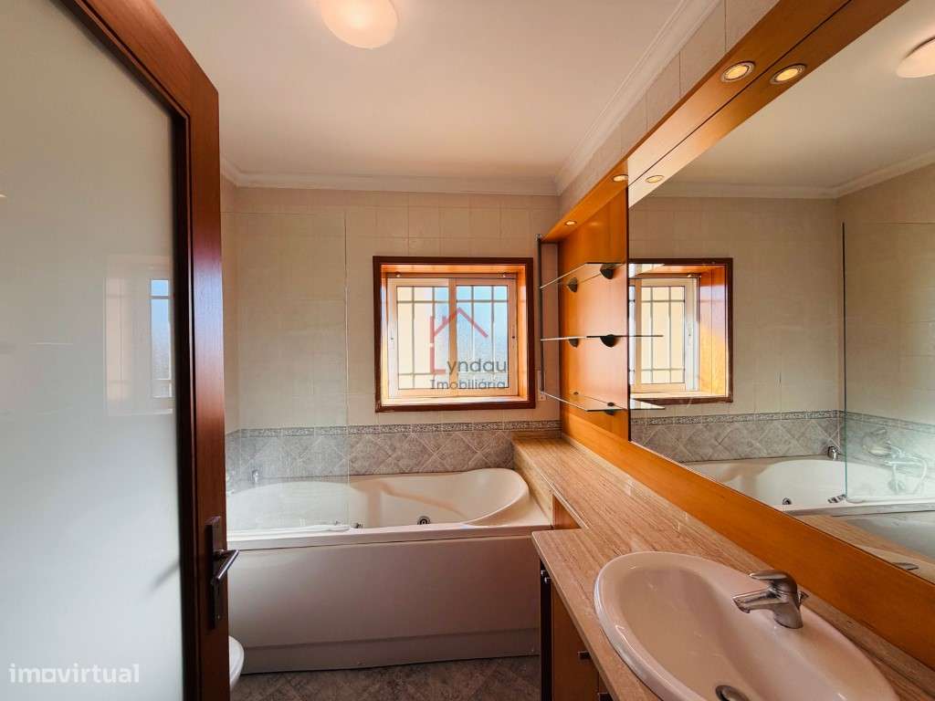 Moradia T3+1 Landim Famalicão-16