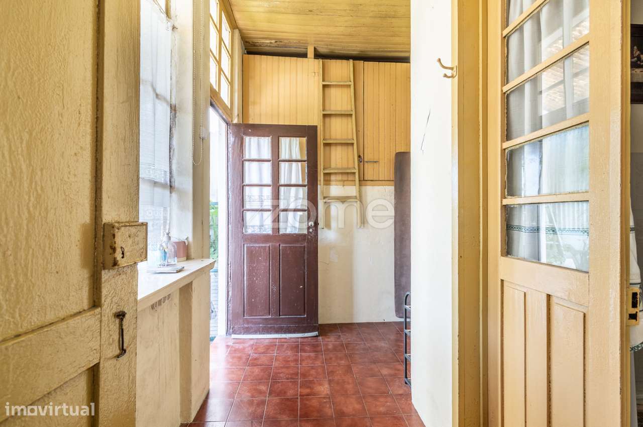 Moradia junto a Av. Fernão Magalhães - Reabilitar - Grande imagem: 3/40