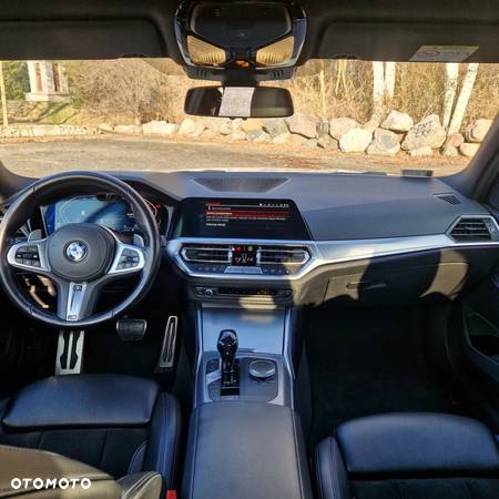 BMW Seria 3 320d xDrive M Sport Shadow - 31