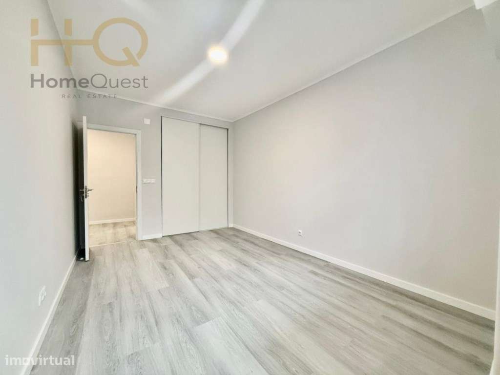 Apartamento T2 remodelado no centro de Oeiras-5